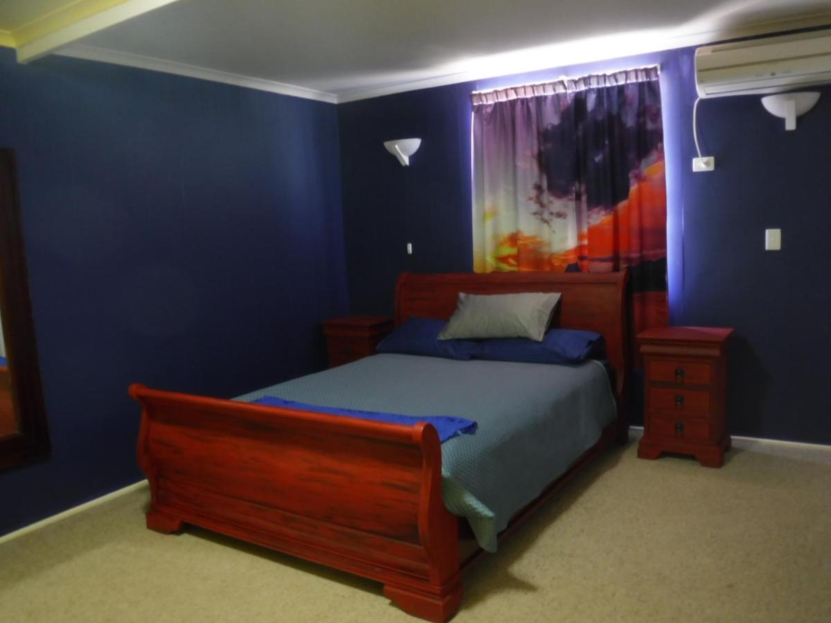 Meekatharra Outback Beach House Екстер'єр фото